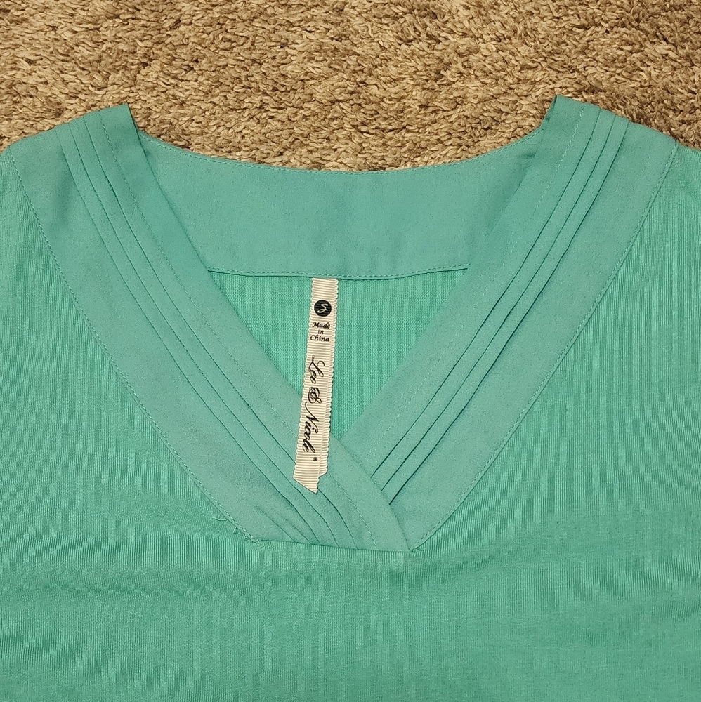 Leo & Nicole Turquoise V-Neck Tunic - Picture 3 of 8